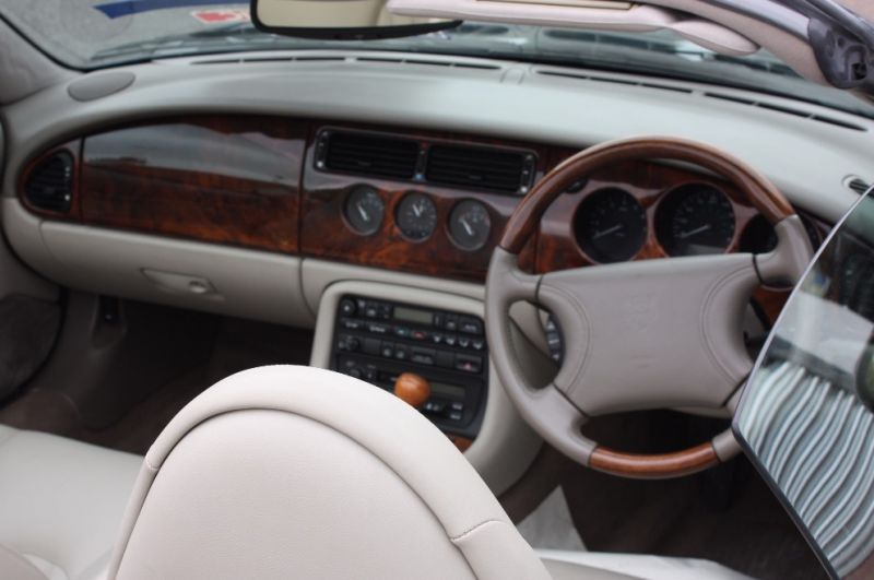 1997 Jaguar XK8 4.0 image 7