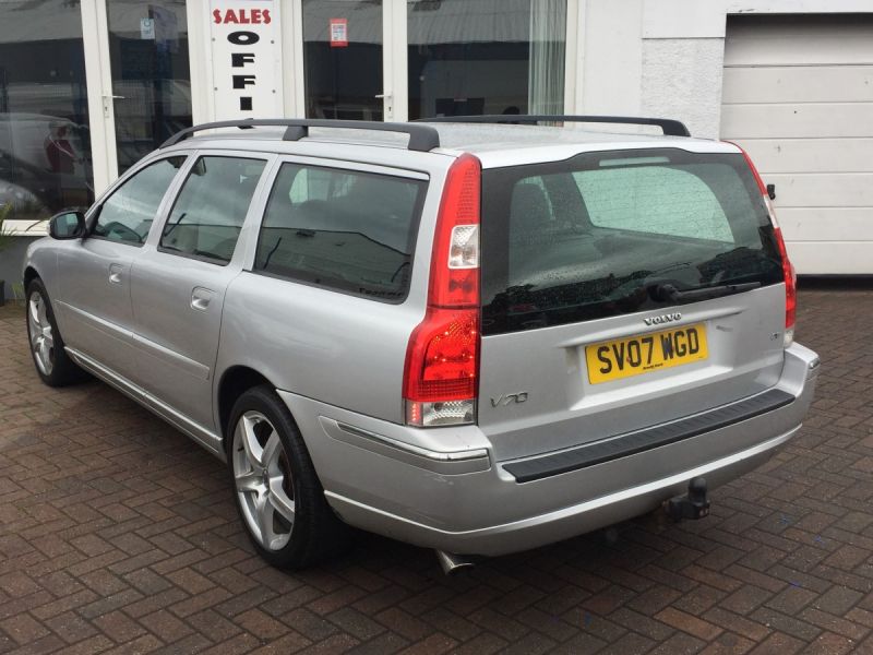 2007 Volvo V70 2.4 4dr image 3