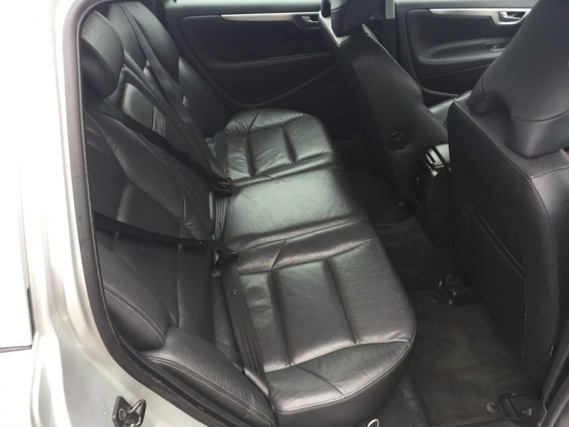 2007 Volvo V70 2.4 4dr image 8