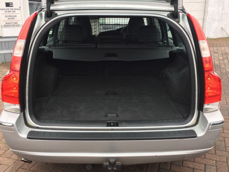 2007 Volvo V70 2.4 4dr image 9