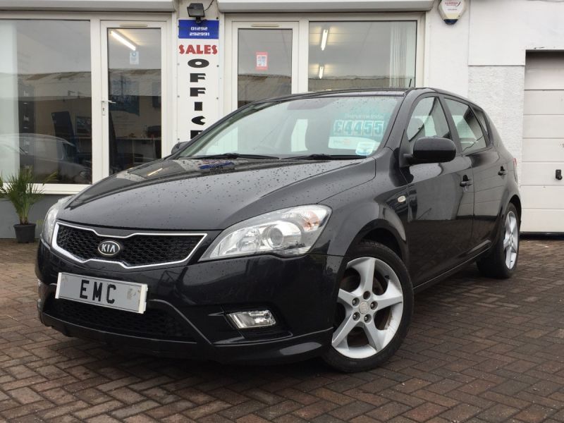 2010 Kia Ceed 1.6TD 5dr image 1