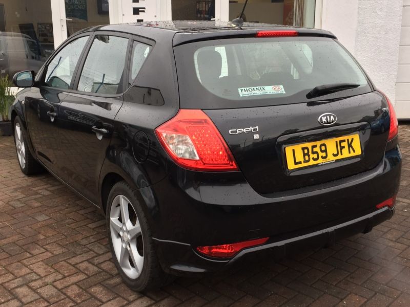 2010 Kia Ceed 1.6TD 5dr image 3