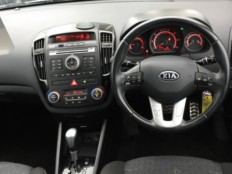 2010 Kia Ceed 1.6TD 5dr image 6