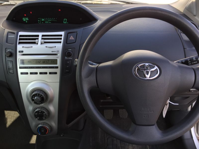 2006 Toyota Yaris 1.0 VVT-i 3dr image 6