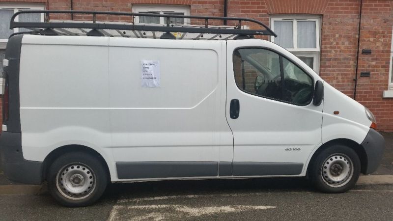 2004 Nissan Primastar image 1