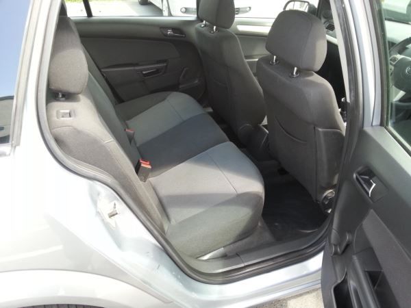 2007 Vauxhall Astra 1.6i 16V image 8