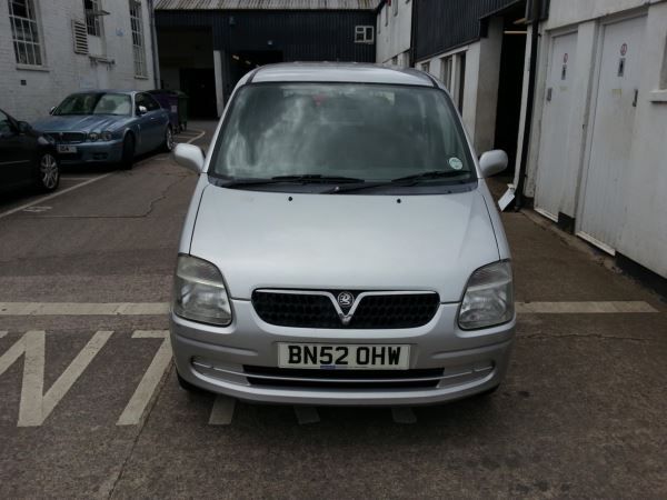 2002 Vauxhall Agila 1.0i 12V image 1