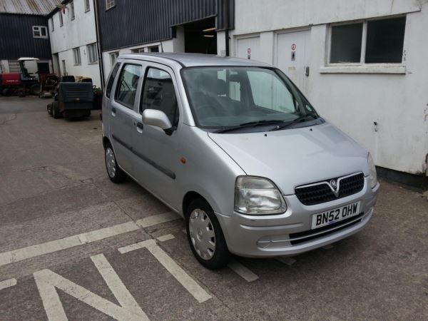 2002 Vauxhall Agila 1.0i 12V image 2