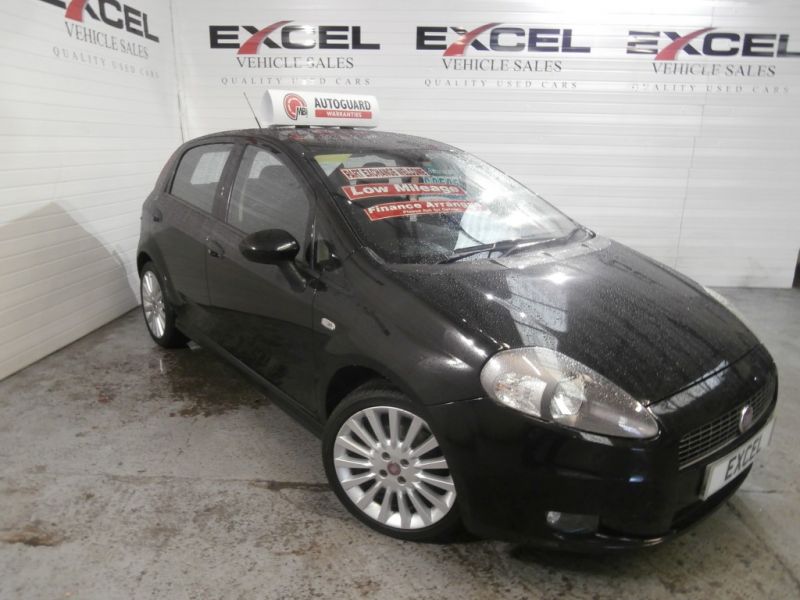 2008 Fiat Grande Punto 1.4 16V 5dr image 1