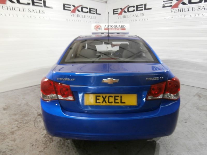 2011 Chevrolet Cruze 1.8 LT 4dr image 4