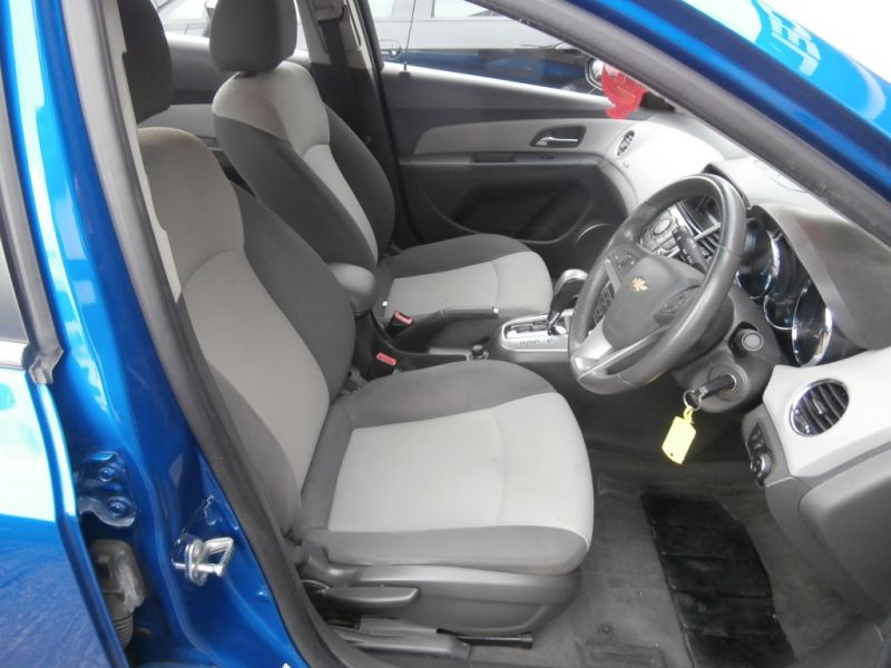 2011 Chevrolet Cruze 1.8 LT 4dr image 5