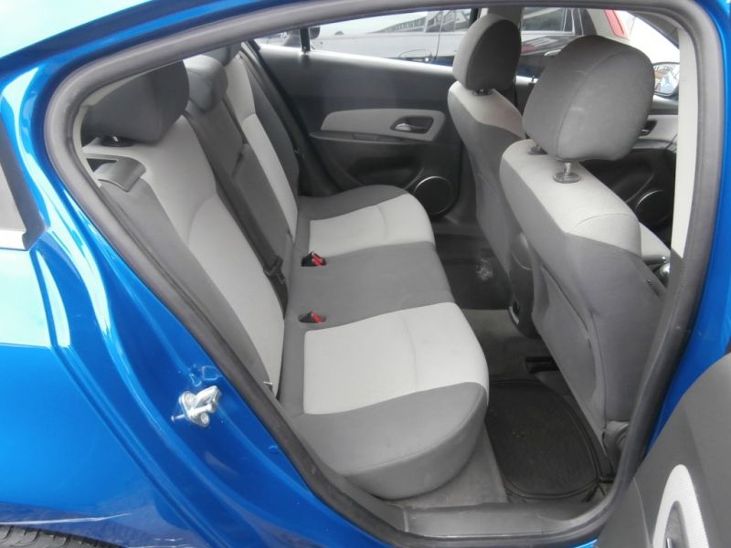 2011 Chevrolet Cruze 1.8 LT 4dr image 6