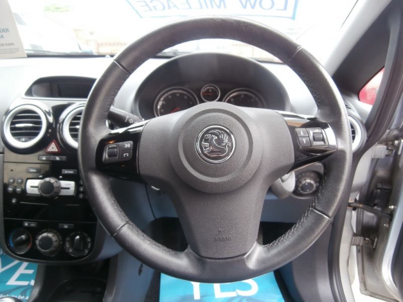 2007 Vauxhall Corsa 1.4 16V 5dr image 8