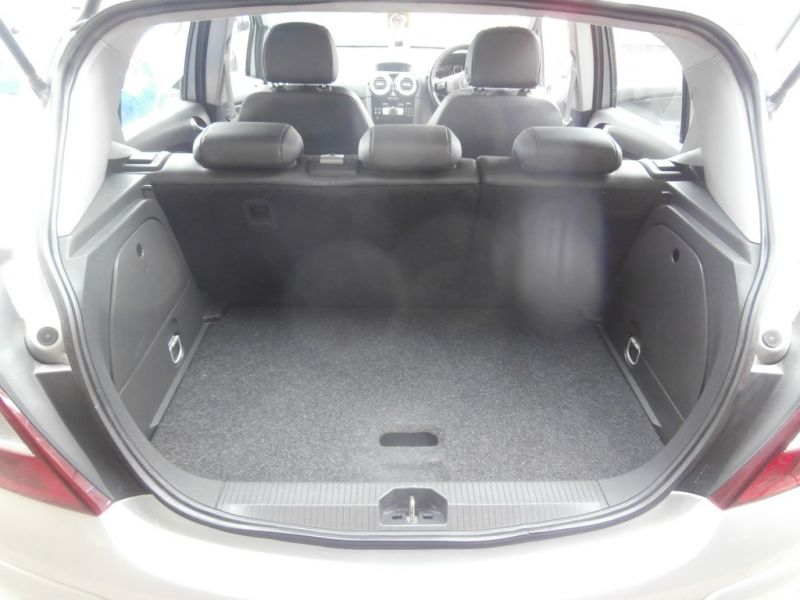 2007 Vauxhall Corsa 1.4 16V 5dr image 9