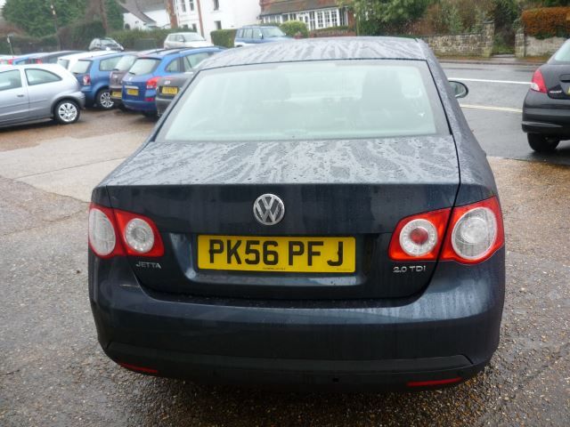 2006 Volkswagen Jetta Sport 2.0 TDI 4dr image 4