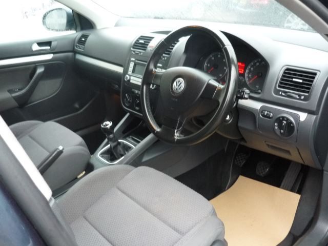 2006 Volkswagen Jetta Sport 2.0 TDI 4dr image 5