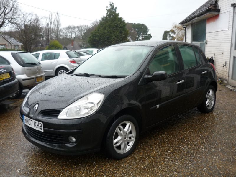 2007 Renault Clio 1.4 16v 5dr image 3