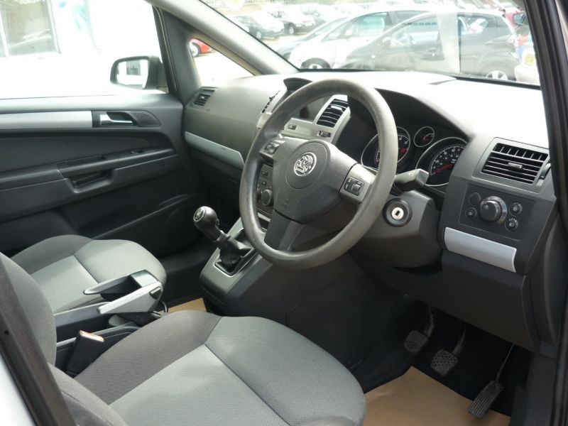 2007 Vauxhall Zafira 1.8 16v 5dr image 6