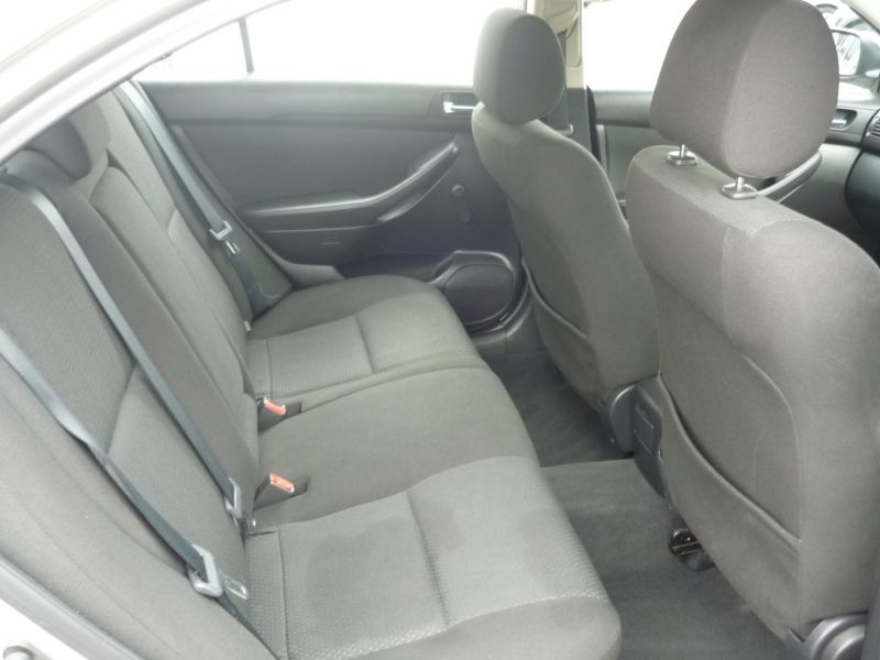 2006 Toyota Avensis 2.2 T3 S D-4d 5dr image 8