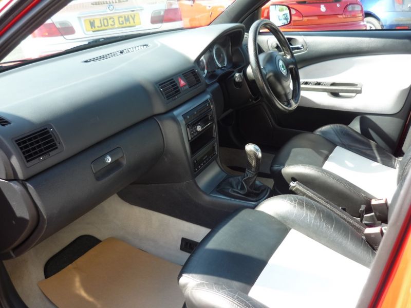 2005 Skoda Octavia 1.8 RS Turbo 5dr image 7