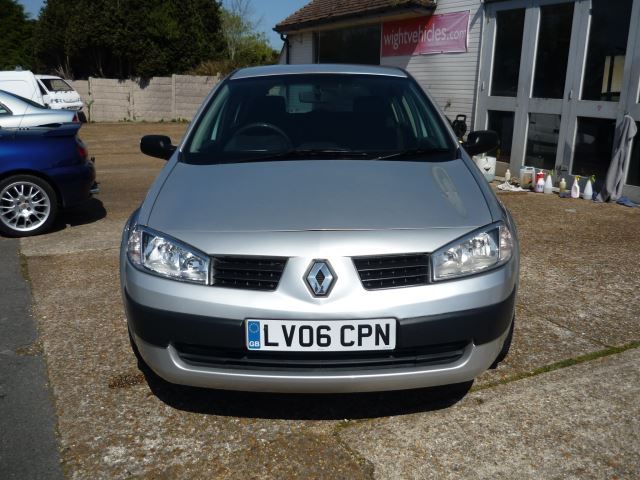 2006 Renault Megane 1.4 16V 5dr image 2