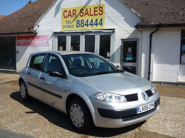 2006 Renault Megane 1.4 16V 5dr image 3