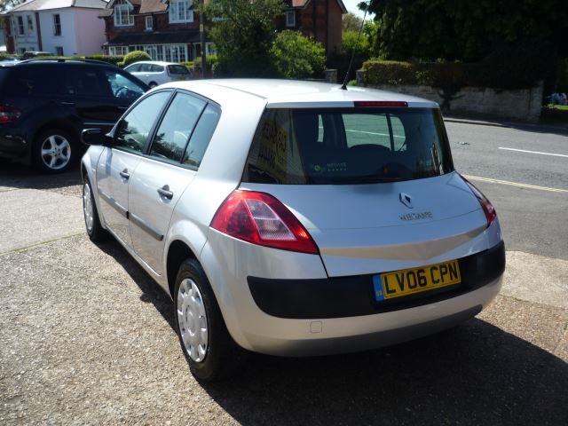 2006 Renault Megane 1.4 16V 5dr image 6