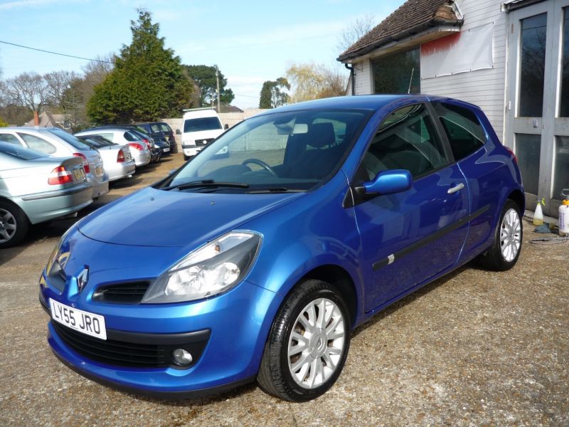 2006 Renault Clio 1.4 16v 3dr image 3