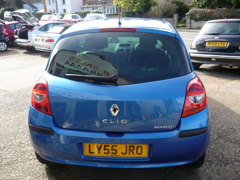 2006 Renault Clio 1.4 16v 3dr image 4
