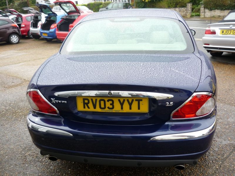 2003 Jaguar X-type 2.5 V6 SE 4dr image 4