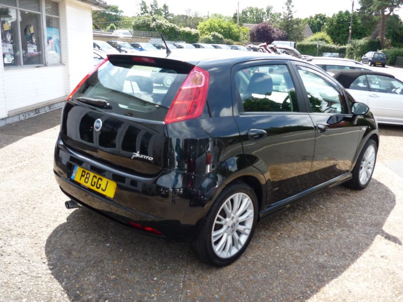 2007 Fiat Punto 1.4 Sport 5dr image 4