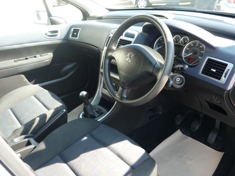 2005 Peugeot 307 1.6 S HDi image 6