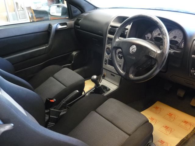 2002 Vauxhall Astra 1.8 2dr image 4