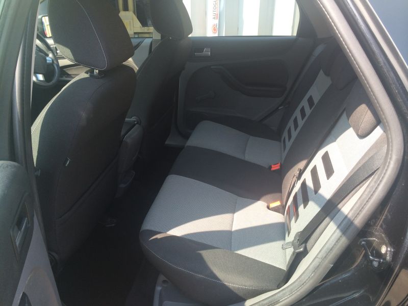 2009 Ford Focus 1.8 TDCi Zetec 5dr image 9