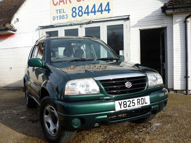 2001 Suzuki Grand Vitara 16v image 1