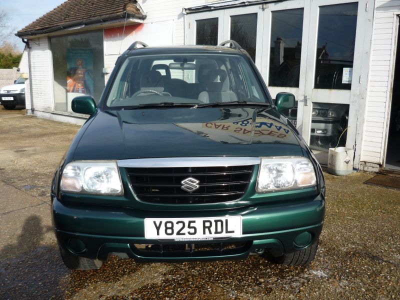 2001 Suzuki Grand Vitara 16v image 2