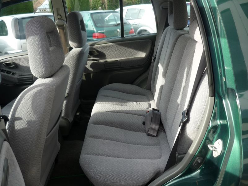 2001 Suzuki Grand Vitara 16v image 8