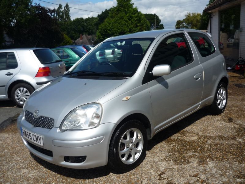2005 Toyota Yaris VVT-I 3dr image 3