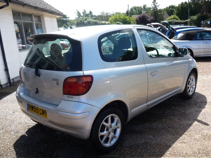 2005 Toyota Yaris VVT-I 3dr image 5