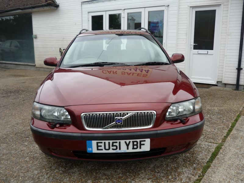 2001 Volvo V70 2.4 image 2