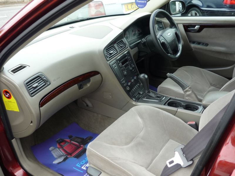 2001 Volvo V70 2.4 image 6
