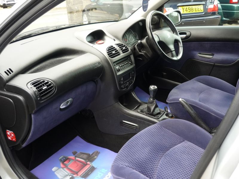 2004 Peugeot 206 SE 5dr image 7