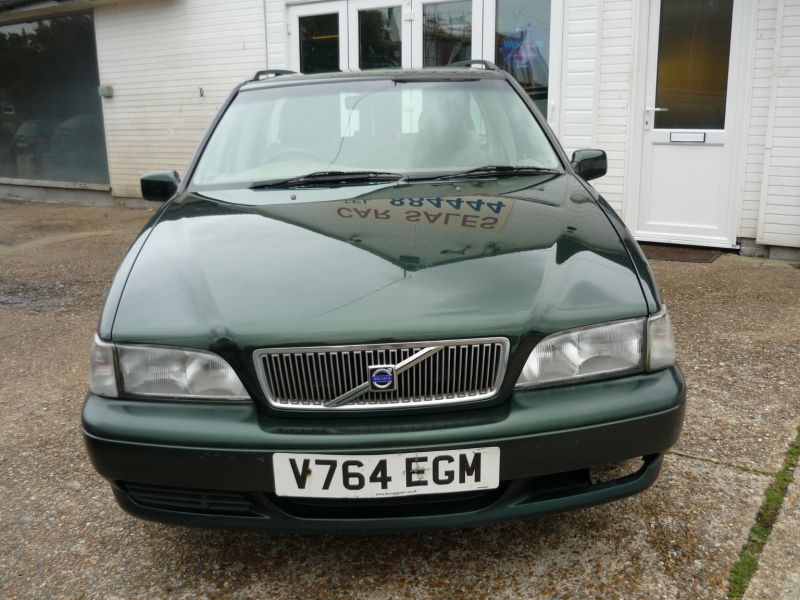 1999 Volvo V70 2.4 image 2
