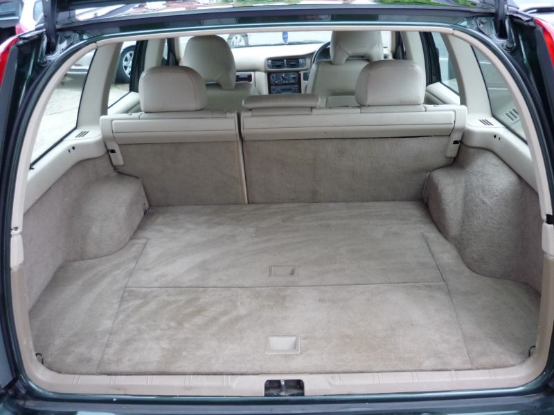 1999 Volvo V70 2.4 image 8