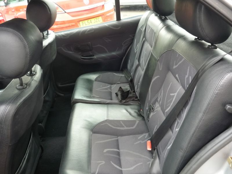 2001 Peugeot 306 HDi 5dr image 8