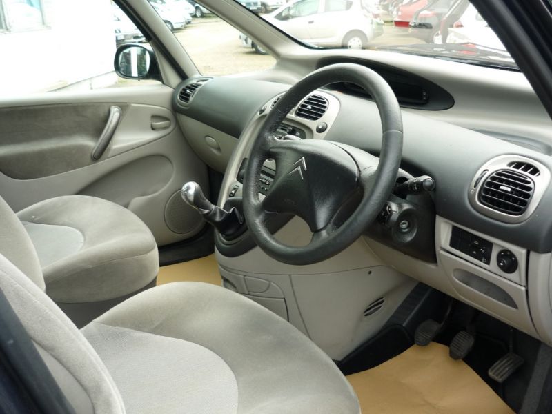 2003 Citroen Xsara Picasso 2 image 6