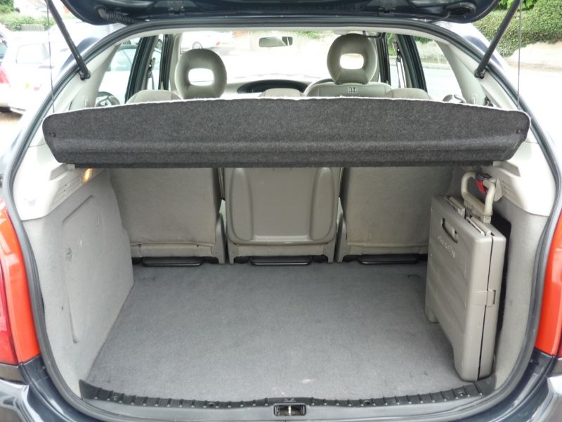 2003 Citroen Xsara Picasso 2 image 9
