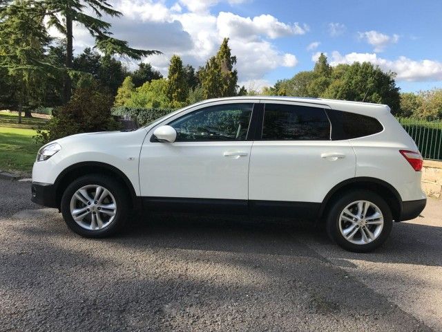 2011 Nissan Qashqai+2 1.6 5dr image 2