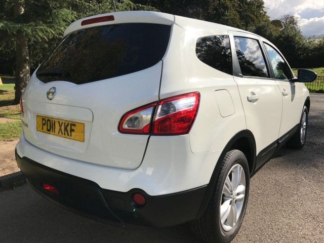 2011 Nissan Qashqai+2 1.6 5dr image 4