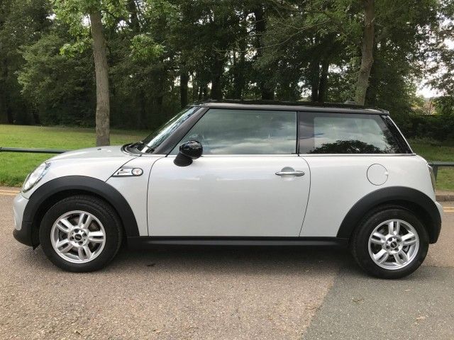 2013 MINI Hatch Cooper 1.6 3dr image 3